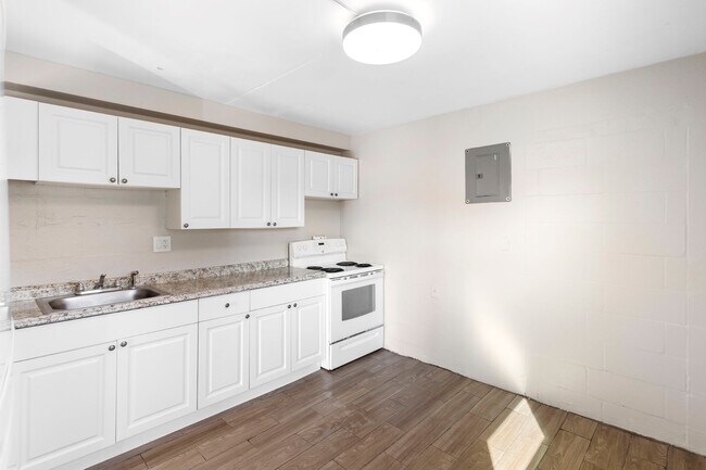 Building Photo - 901 Colyer St