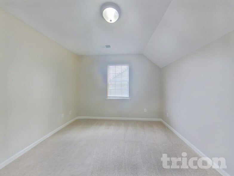Building Photo - 118 Saddlemount Ln