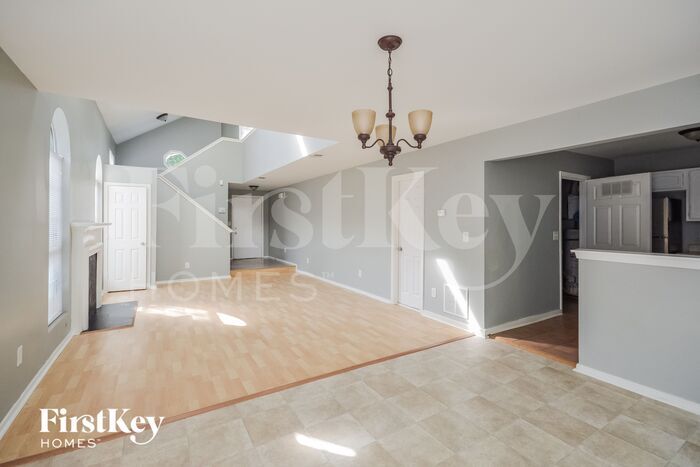 Building Photo - 1240 Woodstream Dr