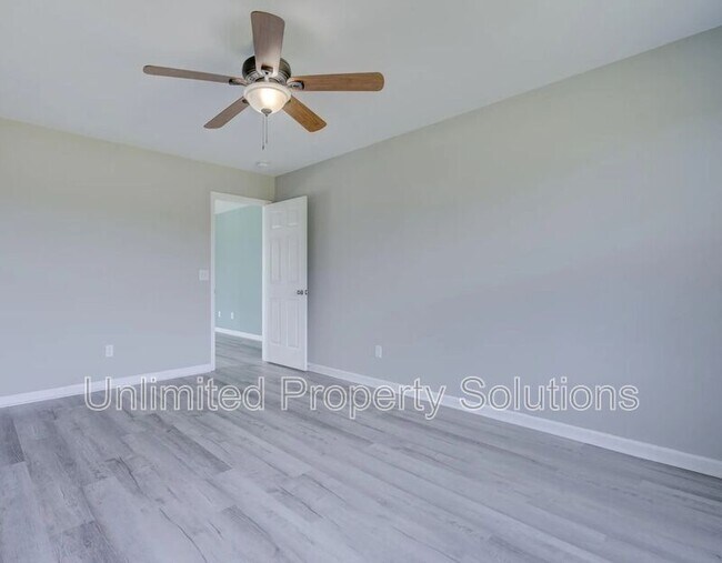Building Photo - 7518 Whitney Dr