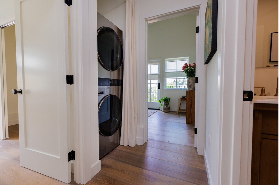 Building Photo - 3649 Cazador St