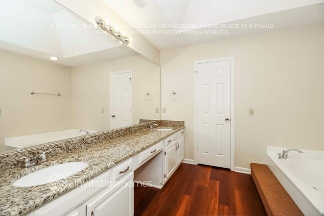 Building Photo - 13101 Angel Oak Dr