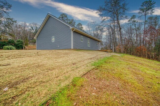 Building Photo - Craftsman Style Home in Greer