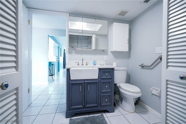 Building Photo - 1351 Oaklawn Ct