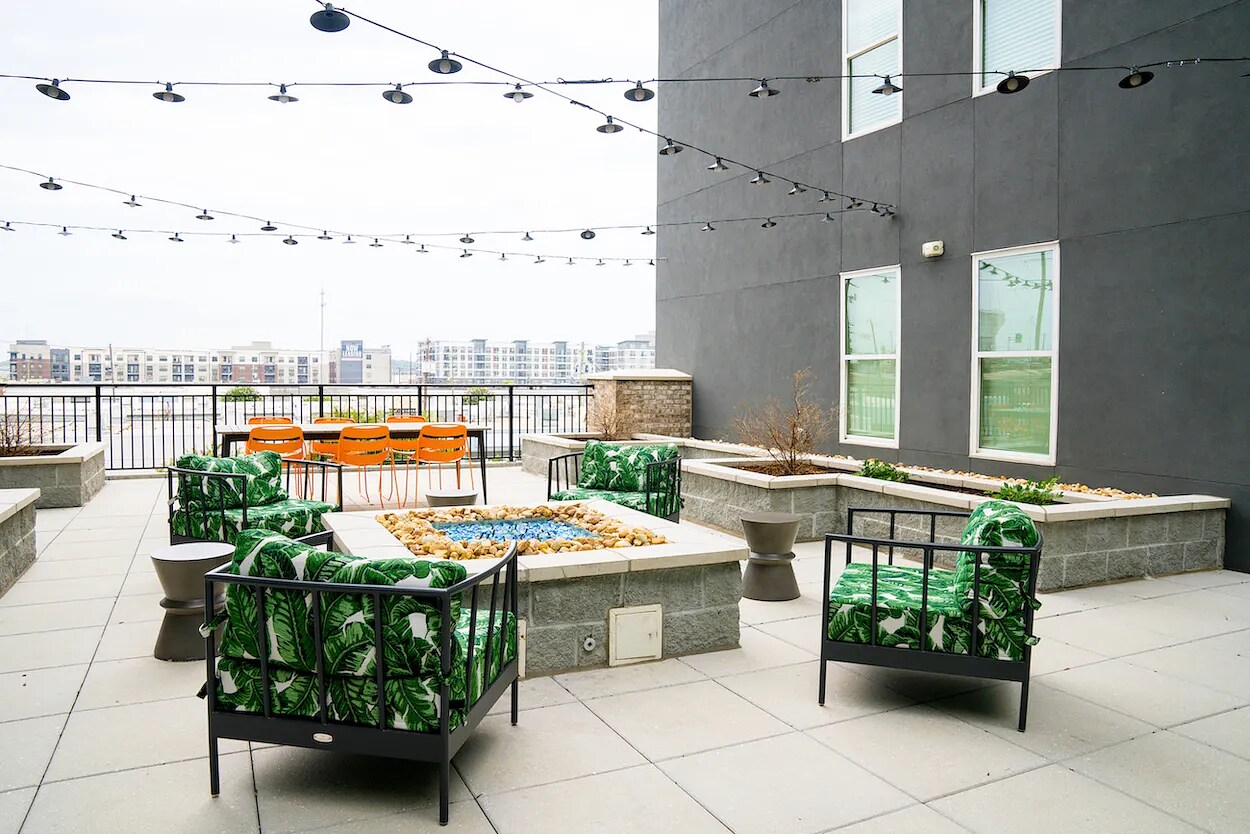 Building Photo - 302 13th St S