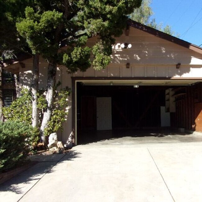 Building Photo - Spacious Private Home with Pool on Nearly Half an Acre