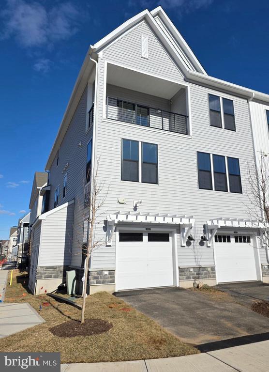 Building Photo - 18101 Donatello Dr