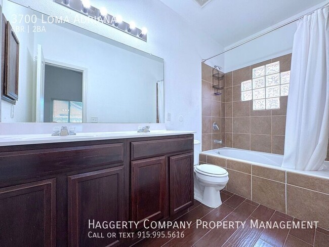 Building Photo - 3700 Loma Adriana