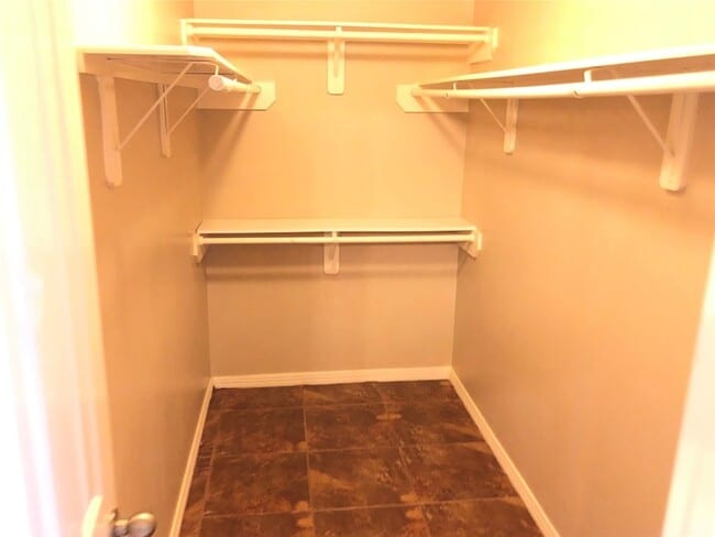 Building Photo - 22811 W Fairfax Village Cir