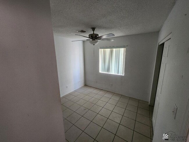 Building Photo - 2222 E 27th Ln