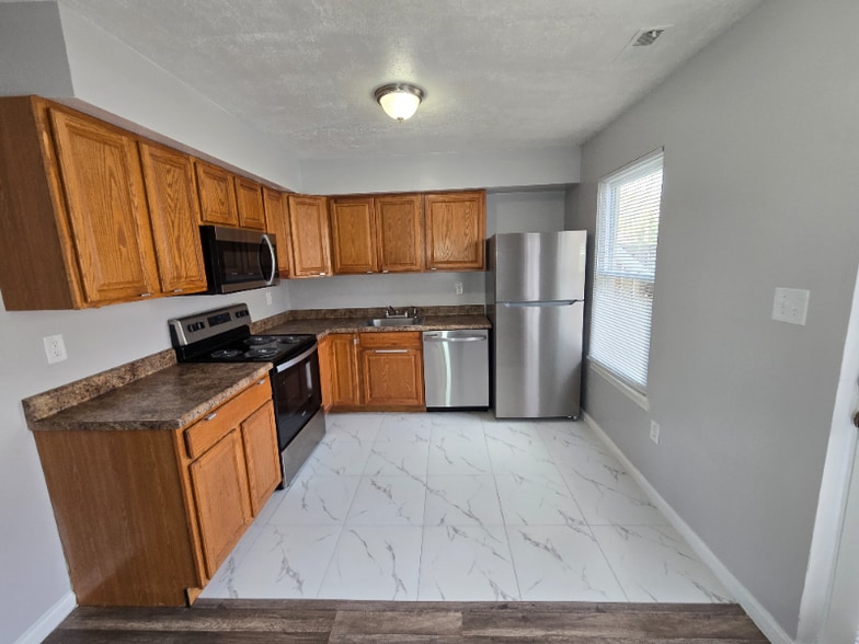 Building Photo - 5806 Folgate Ct