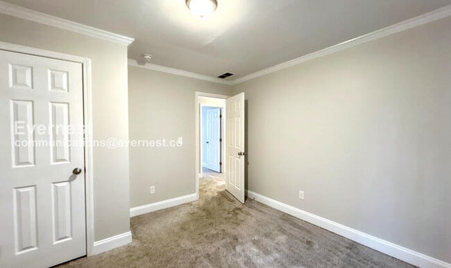 Building Photo - 116 Park Ave SE