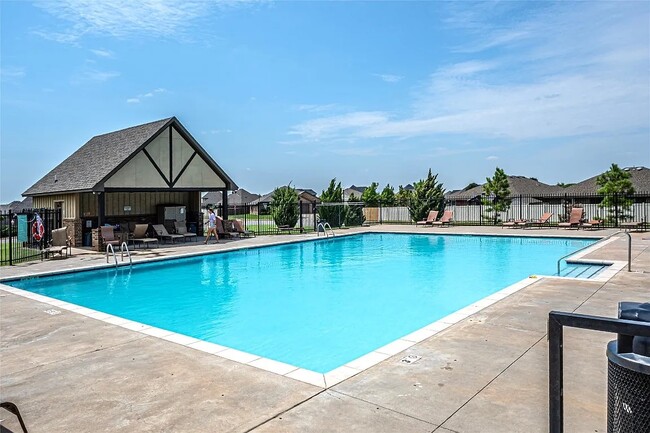 Building Photo - 18320 Autumn Grove Dr