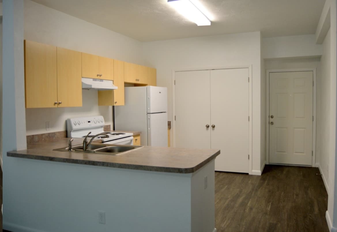 Building Photo - 1800 vics way