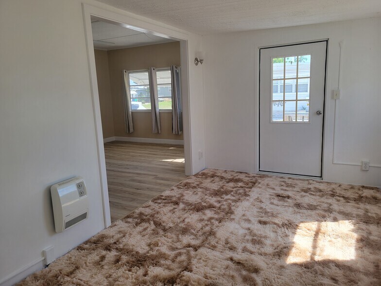 Large sunroom - 9065 48th Ave N