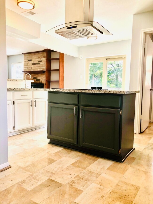 Building Photo - 29021 Cherrywood Ln