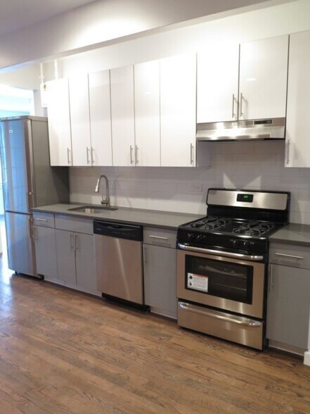 Building Photo - 684 Riverside Dr