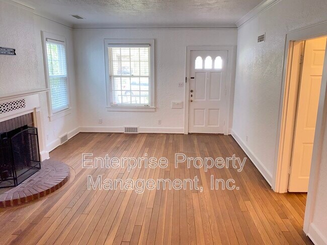 Building Photo - 451 S Reese St