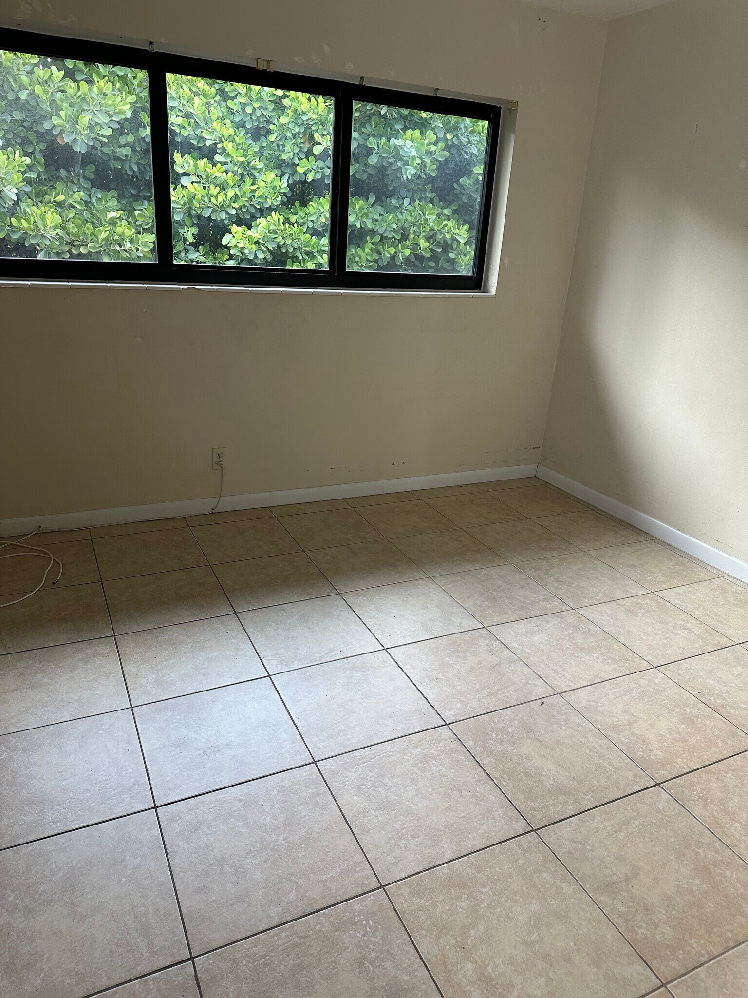 Building Photo - 5910 NE 18th Ave