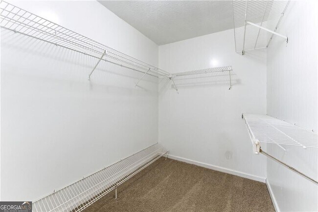 Building Photo - 2130 Fieldstone View Ct SE