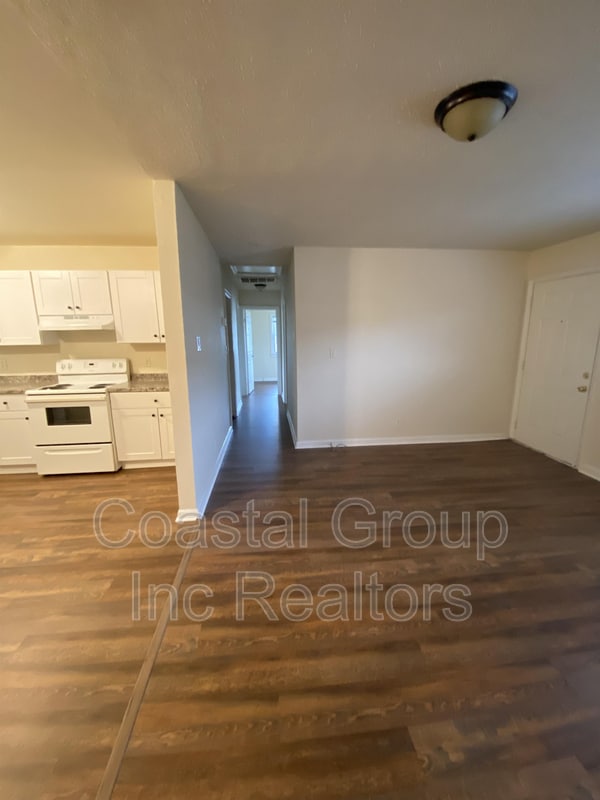 Building Photo - 9535 19th Bay St