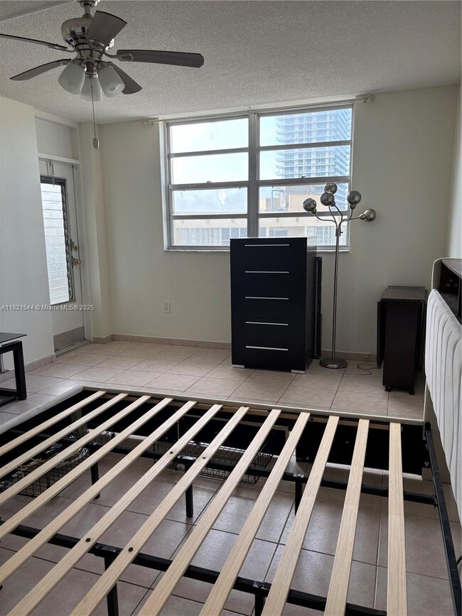 Building Photo - 1833 S Ocean Dr