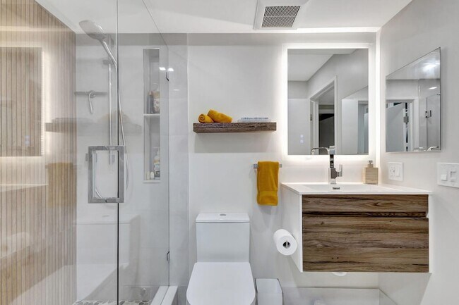 Building Photo - 5460 N Ocean Dr