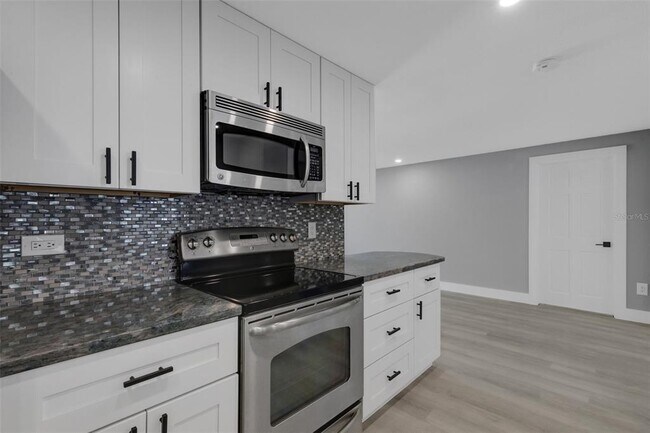 Building Photo - 4645 Hunter Ridge Dr