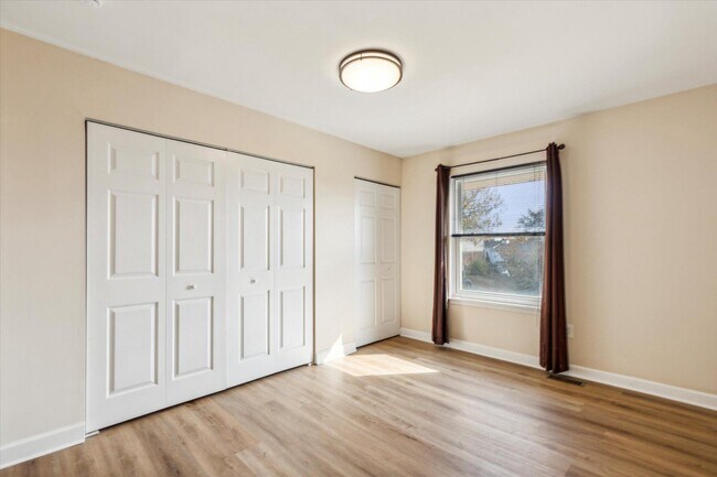 Building Photo - 1112 Whitpain Hills