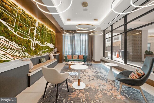 Building Photo - 925 N Fairfax St