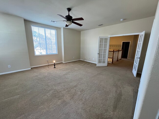 Building Photo - Upgraded and Beautiful Spacious 4 Bedroom ...