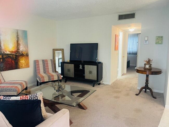 Building Photo - 624 Snug Harbor Dr