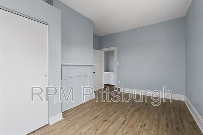 Building Photo - 2721 Cobden St