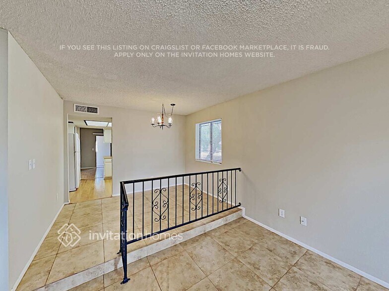 Building Photo - 2802 W Vista Ave