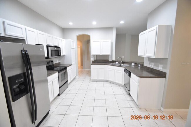 Building Photo - 644 Chesney Dr