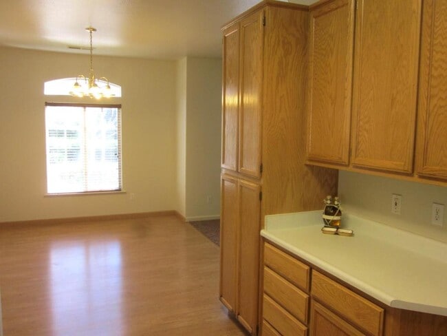 Building Photo - 3557 Century Cir