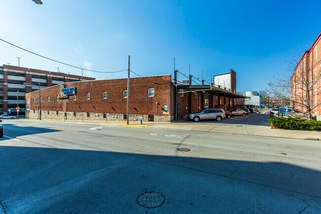 Building Photo - 585 S Upper St