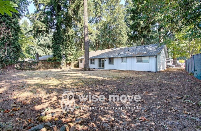 Building Photo - Newly Renovated 3 bedroom with HUGE yard