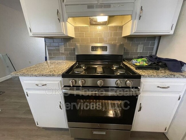 Building Photo - 3603 Willow Springs Dr