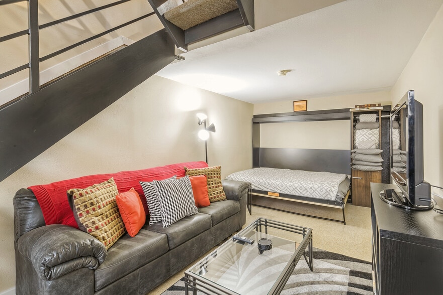 Building Photo - 2193 Arapahoe St