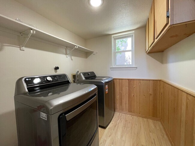 Building Photo - 7551 Kachina Loop