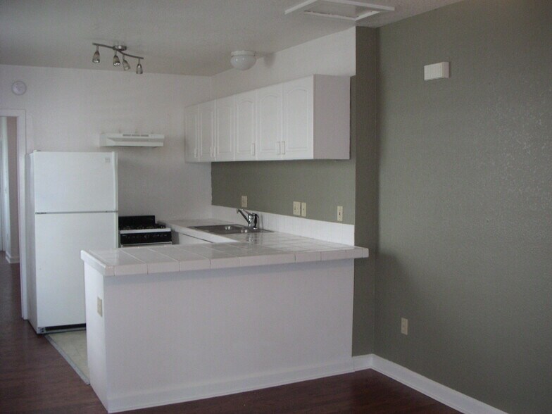 Building Photo - 1418 E St