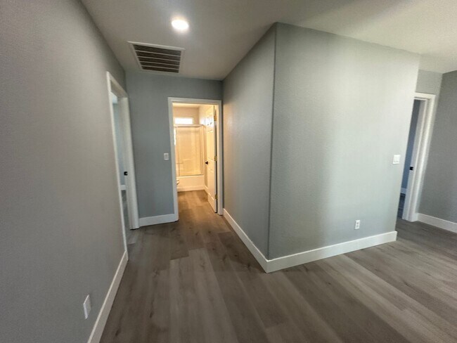 Building Photo - 1435 Lever Blvd