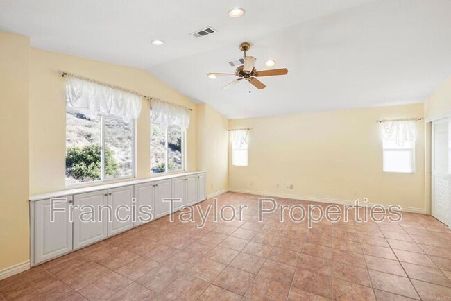 Building Photo - 29870 Platanus Dr