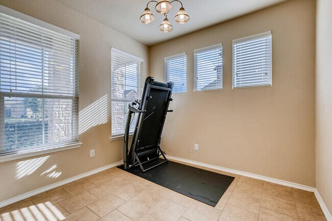 Building Photo - 2940 Mistywood Ln