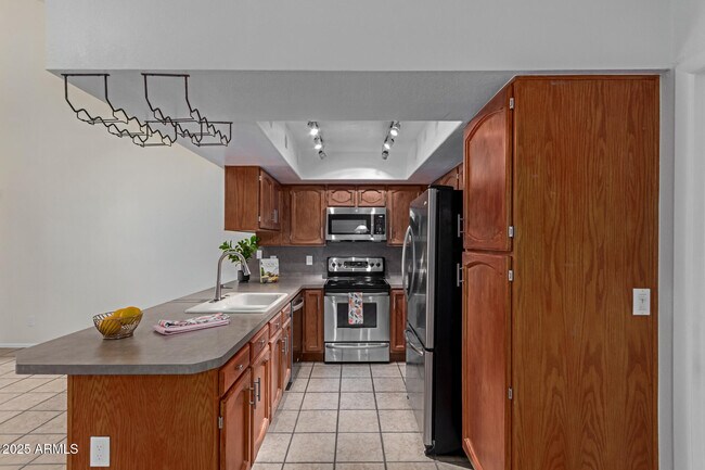 Building Photo - 9128 E Evans Dr