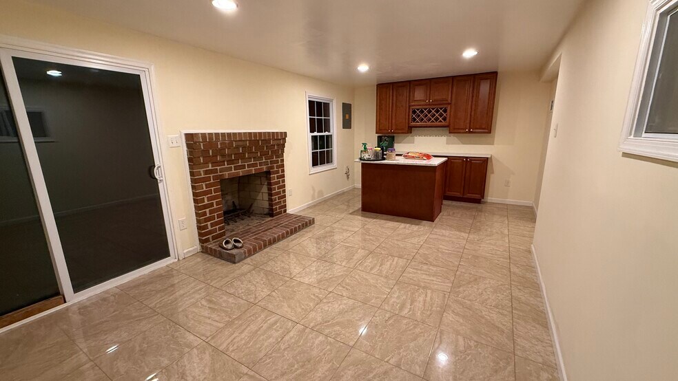 Building Photo - 7415 Fountain Head Dr