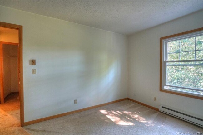 Building Photo - 26 Dartmouth Dr