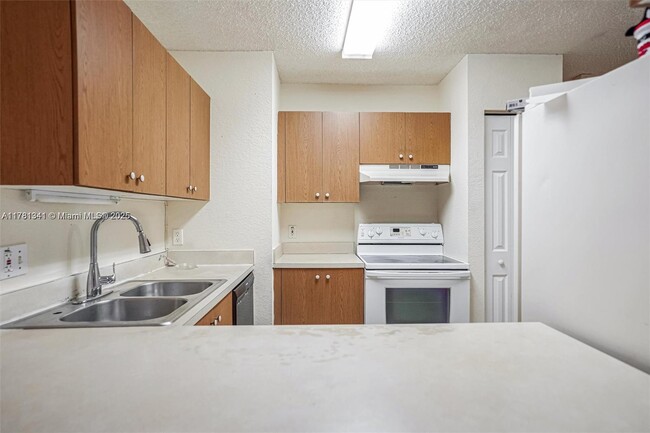 Building Photo - 11605 SW 147th Ave
