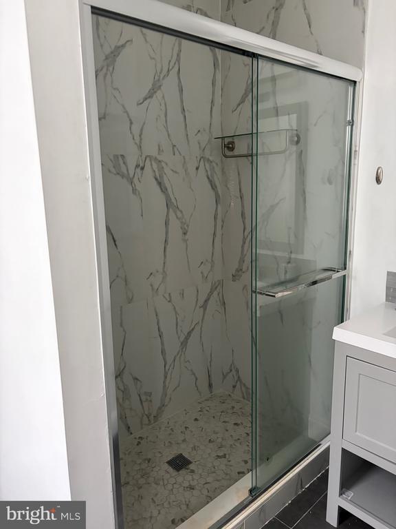 Building Photo - 2501 E Somerset St